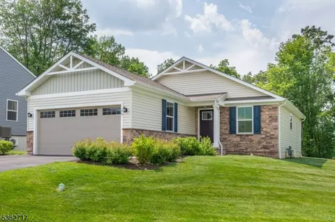49 Coventry Rd, Hamburg, NJ 07419