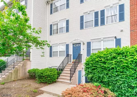 5 Ashby Ln #1404, Newark, NJ 07103