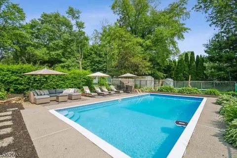 22 Corwin St, Randolph, NJ 07869 photo 2