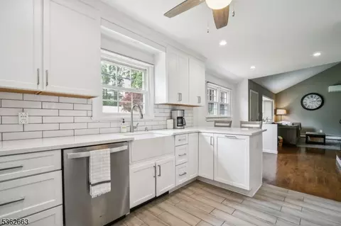 22 Corwin St, Randolph, NJ 07869 photo 5