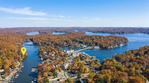 139 Hudson Ave, Hopatcong, NJ 07843