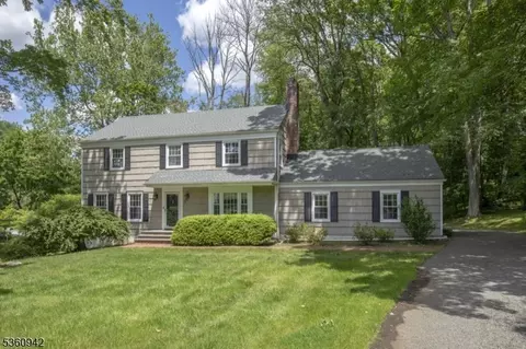3 Rolling Hill Dr, Morristown, NJ 07960