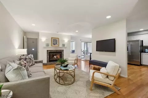 9 Larkin #9, West Orange, NJ 07052
