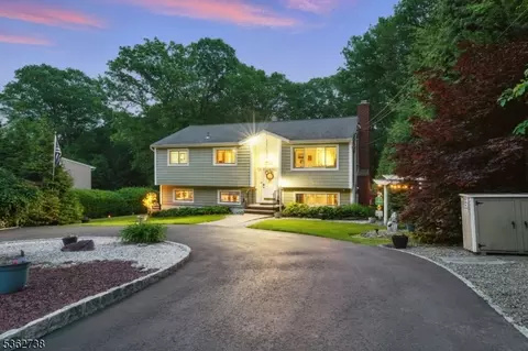 19 Paderewski Rd, Oak Ridge, NJ 07438