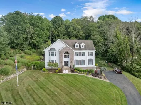 77 Westgate Dr, Sparta, NJ 07871