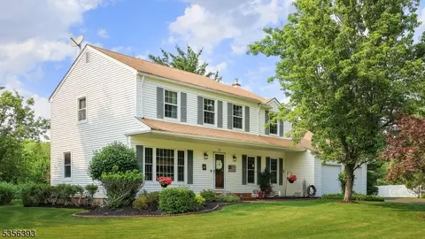 12 Fox Chase Run, Hillsborough, NJ 08844