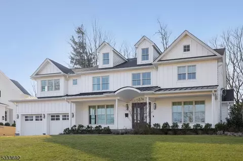 376 Orenda Cir, Westfield, NJ 07090