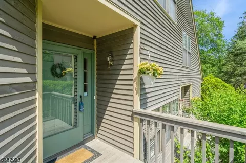 22 Foxboro Ln #H, West Milford, NJ 07480