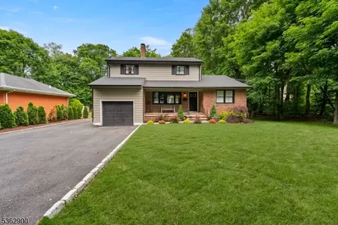 5 N Rose Ln, Budd Lake, NJ 07828