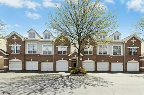 211 Swanstrom Pl #211, Union, NJ 07083