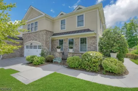 9 Corda Ln, Warren, NJ 07059