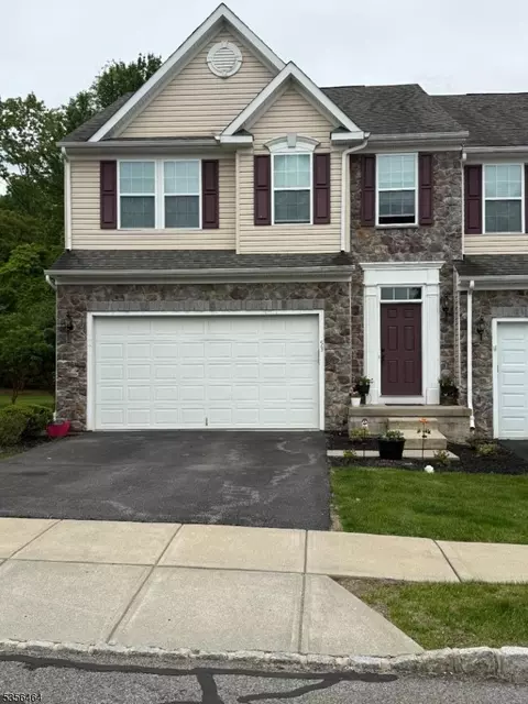 53 Washington Square Cir, Washington, NJ 07882