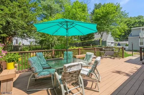 18 Mitchell Ave, Roseland, NJ 07068