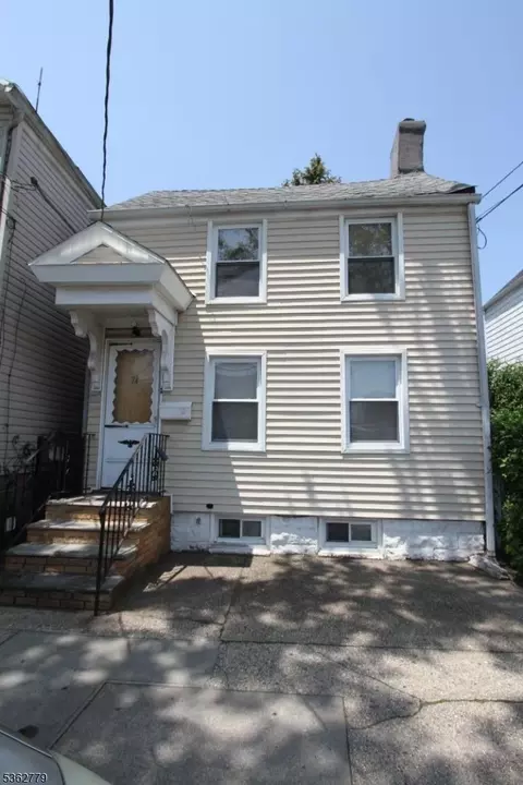 74 Houston St, Newark, NJ 07105