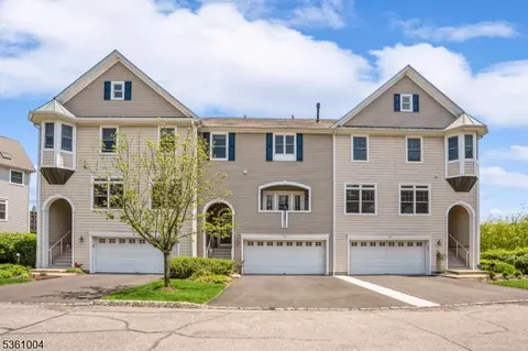 47 Catamaran Ct, Mount Arlington, NJ 07856