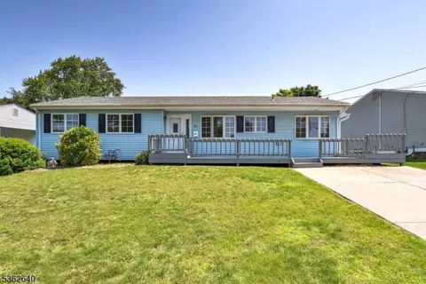 21 Princeton Rd, Parlin, NJ 08859