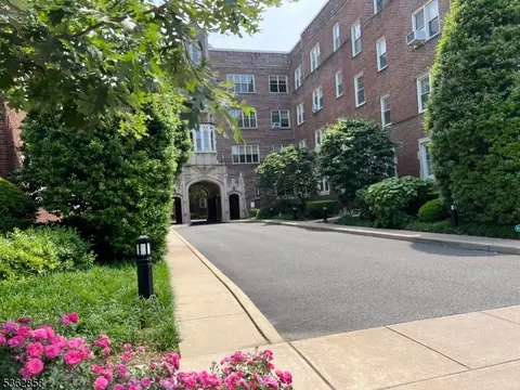 133 Summit Ave UNIT 24, Summit, NJ 07901