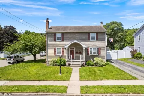336 Ackerman Pl, Pompton Lakes, NJ 07442