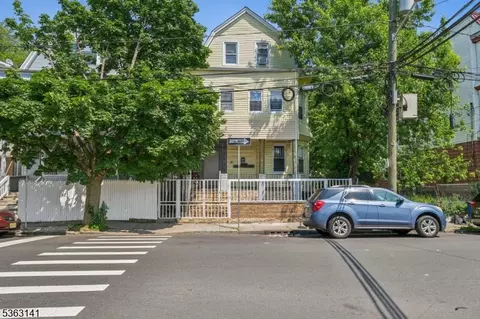 904 S 18th St, Newark, NJ 07108