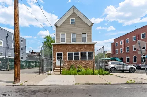 15 Taylor St, Newark, NJ 07104