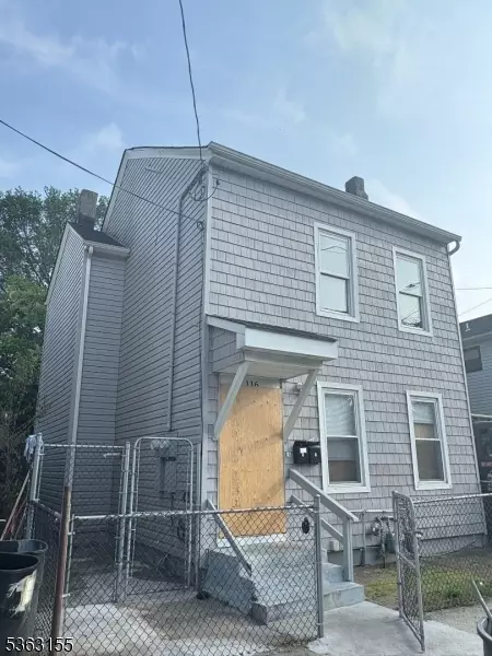 116 E Holsman St, Paterson, NJ 07522