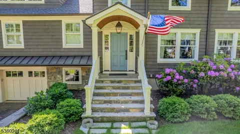 16 Sweetbriar Rd, Summit, NJ 07901 photo 3