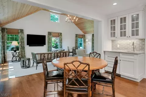 16 Sweetbriar Rd, Summit, NJ 07901 photo 8