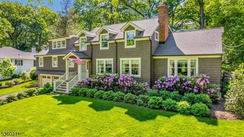 16 Sweetbriar Rd, Summit, NJ 07901 photo 2