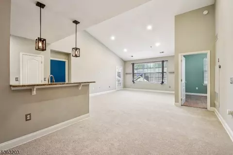 1309 Meadow Brook Ct, Whippany, NJ 07981