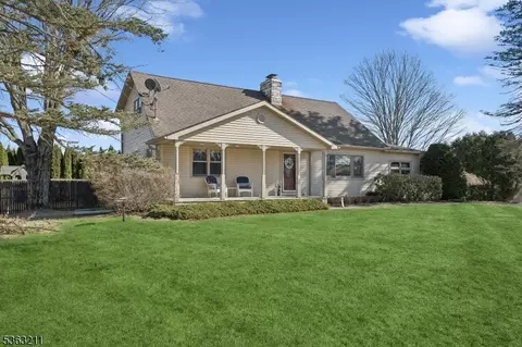 9 Highview Dr, Stockholm, NJ 07460