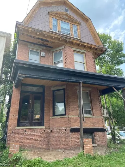 32 N 6th St, Newark, NJ 07107