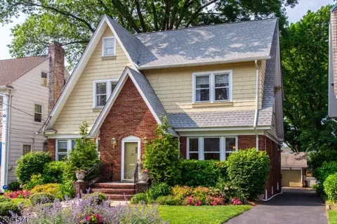 35 Ball Ter, Maplewood, NJ 07040