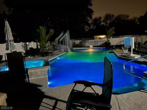 151 2nd St, Somerset, NJ 08873