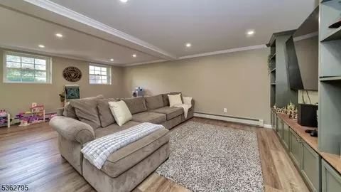 7 Knight Rd, Wayne, NJ 07470 photo 17