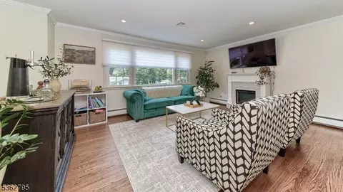 7 Knight Rd, Wayne, NJ 07470 photo 4