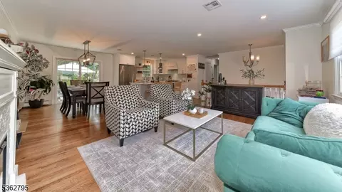 7 Knight Rd, Wayne, NJ 07470 photo 5