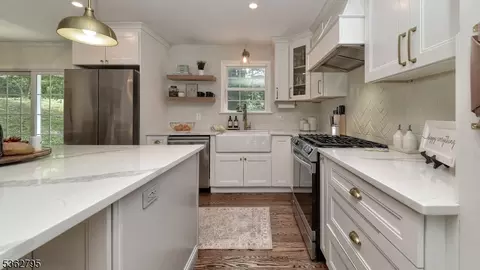 7 Knight Rd, Wayne, NJ 07470 photo 6