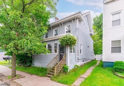 592 W Grand Ave, Rahway, NJ 07065