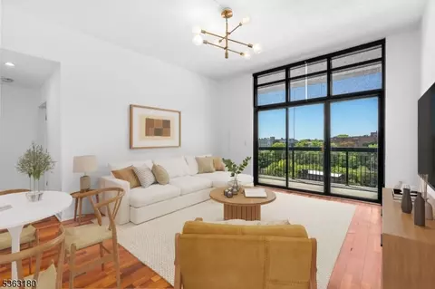 700 1st St UNIT 16PR, Hoboken, NJ 07030