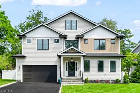 7 Maplewood Dr, Livingston, NJ 07039