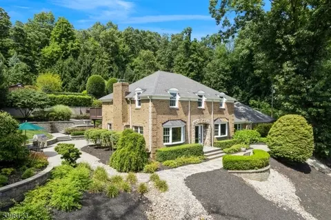 22 Tanners Brook Rd, Chester, NJ 07930