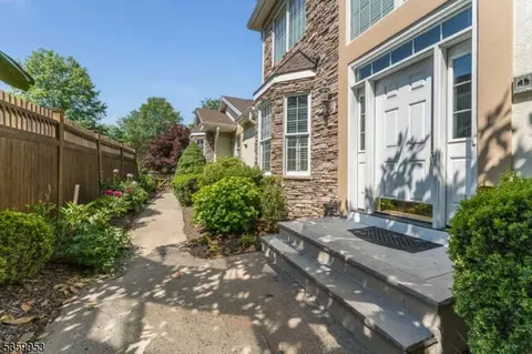 34 Wyckoff Way, Chester, NJ 07930