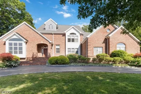 13 E Cove Ln, Morristown, NJ 07960