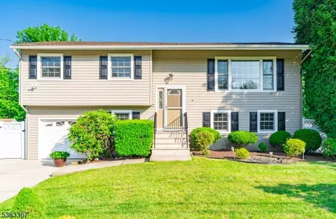 1682 Taylor Dr, North Brunswick Twp, NJ 08902