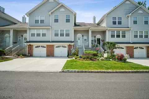 182 Durham Ct, Hackettstown, NJ 07840