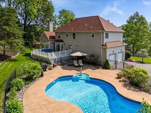 7 Schindler Dr, Sparta, NJ 07871