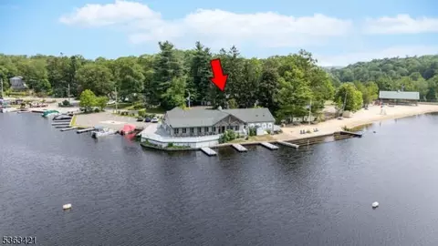 438 Lake Shore Dr, Hewitt, NJ 07421