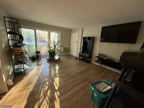 18 Deanna Dr #43, Hillsborough, NJ 08844