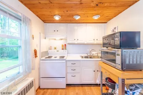 65 E Grand St, Hampton, NJ 08827 photo 5