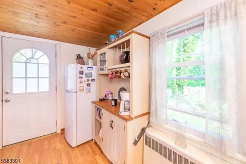 65 E Grand St, Hampton, NJ 08827 photo 4